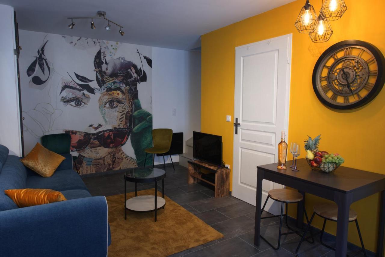 Duplex charmant idéalement situé Dole Esterno foto