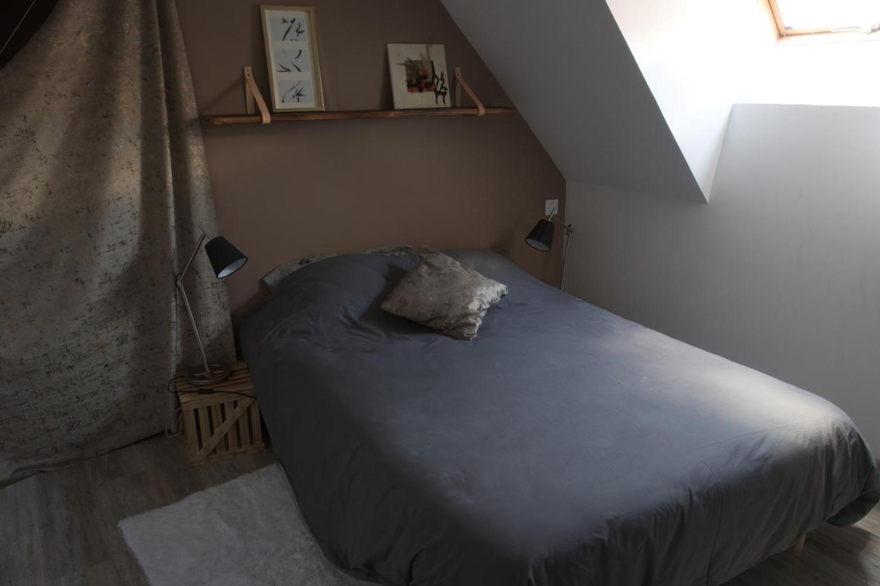 Duplex charmant idéalement situé Dole Esterno foto